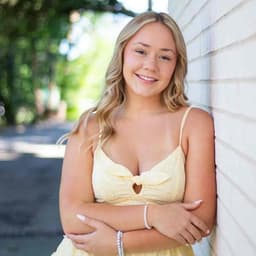 Instructor Abigail W. profile Card Image