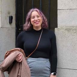 Instructor Abra L. profile Card Image