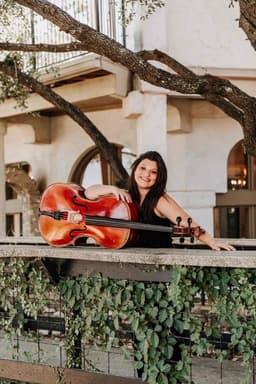 Instructor Aili K. profile Card Image