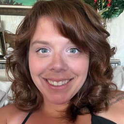 Instructor Alesha B. profile Card Image