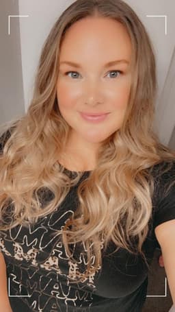 Instructor Amy W. profile Card Image