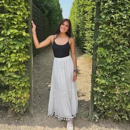 Instructor Arisa A. profile Card Image