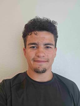 Instructor Armando H. profile Card Image