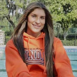 Instructor Edith S. profile Card Image