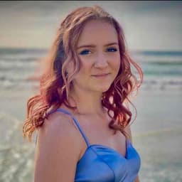 Instructor Eleanor V. profile Card Image