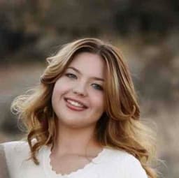 Instructor Faith S. profile Card Image
