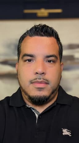 Instructor Fernando F. profile Card Image