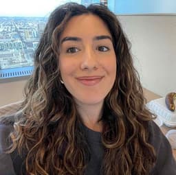 Instructor Gabriela M. profile Card Image