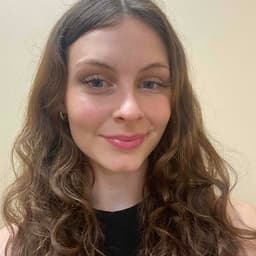 Instructor Grace H. profile Card Image