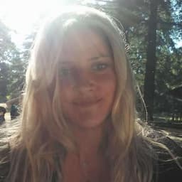Instructor Gwendolyn B. profile Card Image