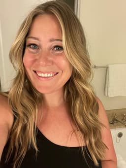 Instructor Heidi Z. profile Card Image