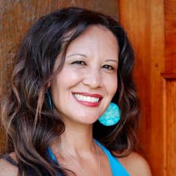 Instructor Liza H. profile Card Image