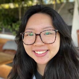 Instructor Mi C. profile Card Image