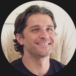 Instructor Milos R. profile Card Image