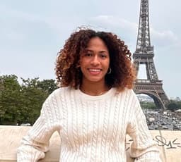 Instructor Nicole G. profile Card Image