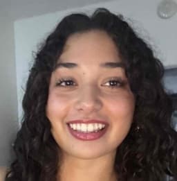 Instructor Reyna S. profile Card Image