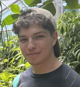 Instructor Ryan V. profile Card Image