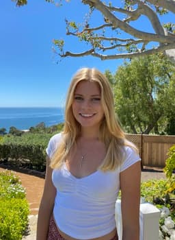 Instructor Samantha L. profile Card Image