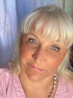 Instructor Sandra F. profile Card Image