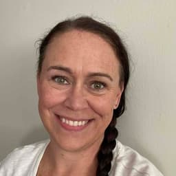 Instructor Sarah J. profile Card Image
