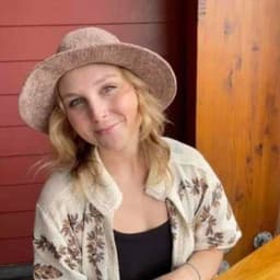 Instructor Sommer M. profile Card Image