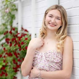 Instructor Sophia S. profile Card Image
