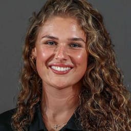 Instructor Stevilyn G. profile Card Image