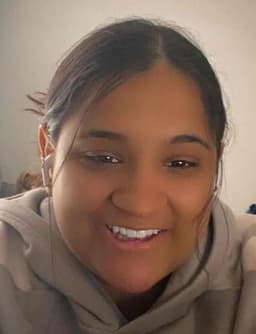 Instructor Sydney F. profile Card Image