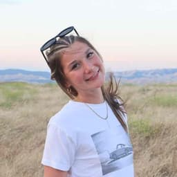 Instructor Szofia M. profile Card Image