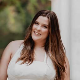 Instructor Taylor H. profile Card Image