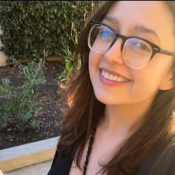 Instructor Vanessa V. profile Card Image