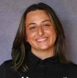 Instructor Vianna D. profile Card Image