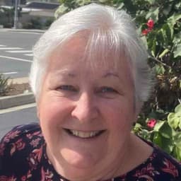 Instructor Vicki W. profile Card Image