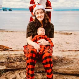 Instructor Zoe L. profile Card Image