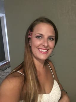 Instructor Erin H. profile Card Image