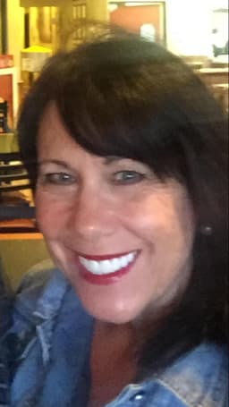 Instructor Lesa C. profile Card Image