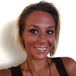 Instructor Nicole L. profile Card Image