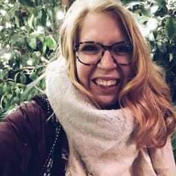 Instructor Emma W. profile Card Image