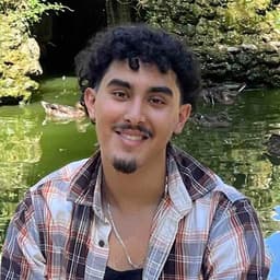 Instructor Adam Y. profile Card Image