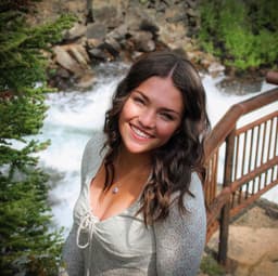 Instructor Addy R. profile Card Image