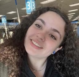 Instructor Adrianna O. profile Card Image