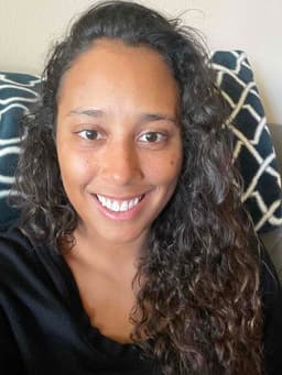 Instructor Alexandria H. profile Card Image