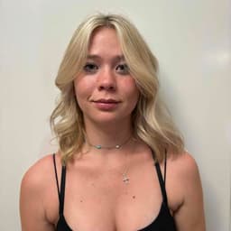 Instructor Allie H. profile Card Image