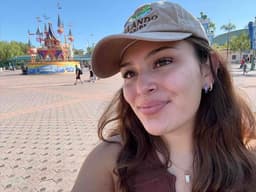 Instructor Ana O. profile Card Image