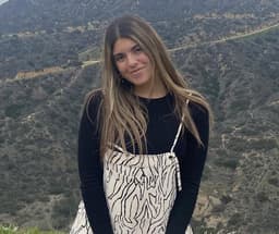 Instructor Andreina R. profile Card Image