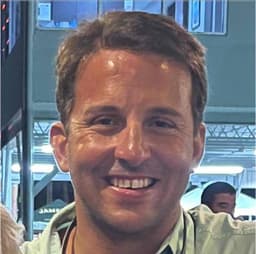 Instructor Angel R. profile Card Image