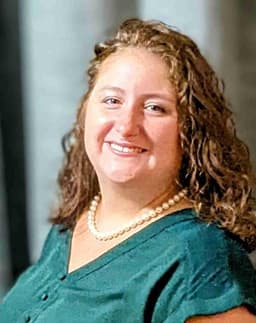 Instructor Angela R. profile Card Image