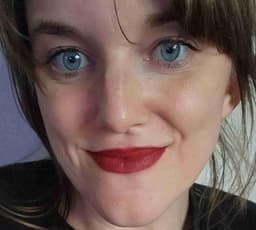 Instructor Anna S. profile Card Image