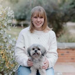 Instructor Anna R. profile Card Image