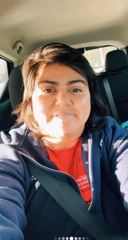 Instructor Aranza D. profile Card Image